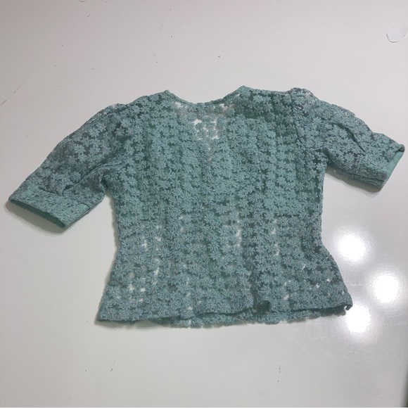 MPB Boutique blue lace top daisy pattern with dainty flowers buttons Size M - Picture 16 of 16